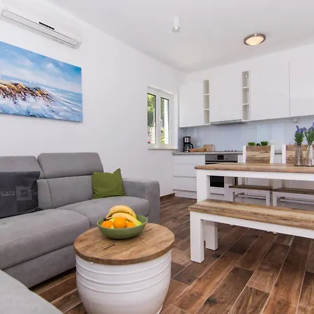 Apartments Lumini Trogir Exterior photo